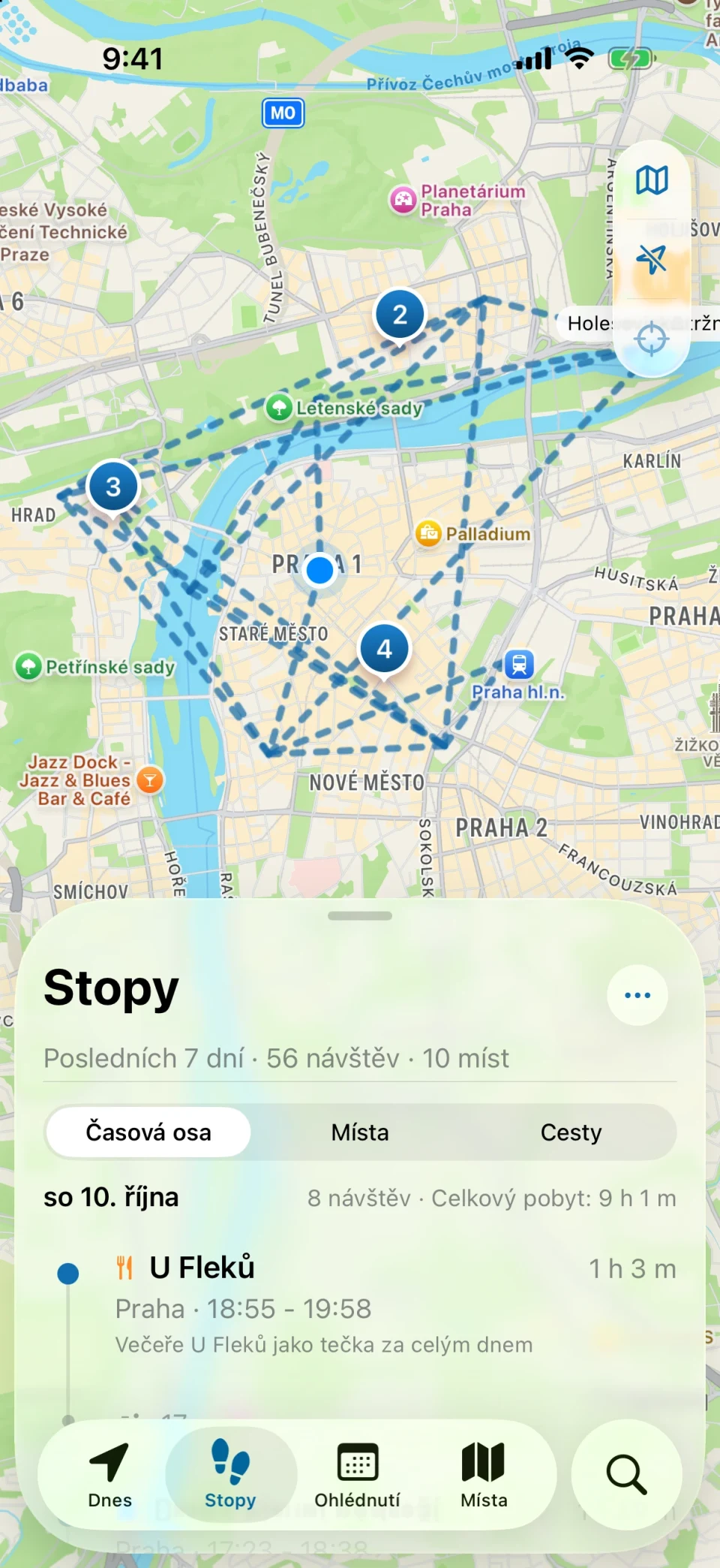 Obrazovka Stopy v MeTrail se souhrnem navštívených míst a návštěvami po dnech